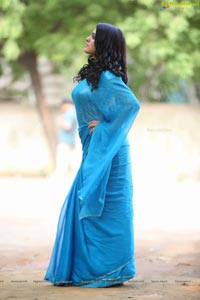 Tashu Kaushik in Blue Saree