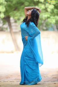 Tashu Kaushik in Blue Saree