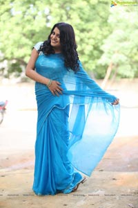 Tashu Kaushik in Blue Saree