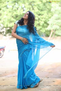 Tashu Kaushik in Blue Saree