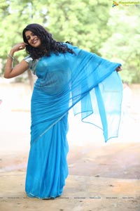 Tashu Kaushik in Blue Saree