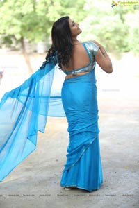 Tashu Kaushik in Blue Saree