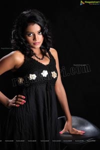Telugu Heroine Maheshwari Photos
