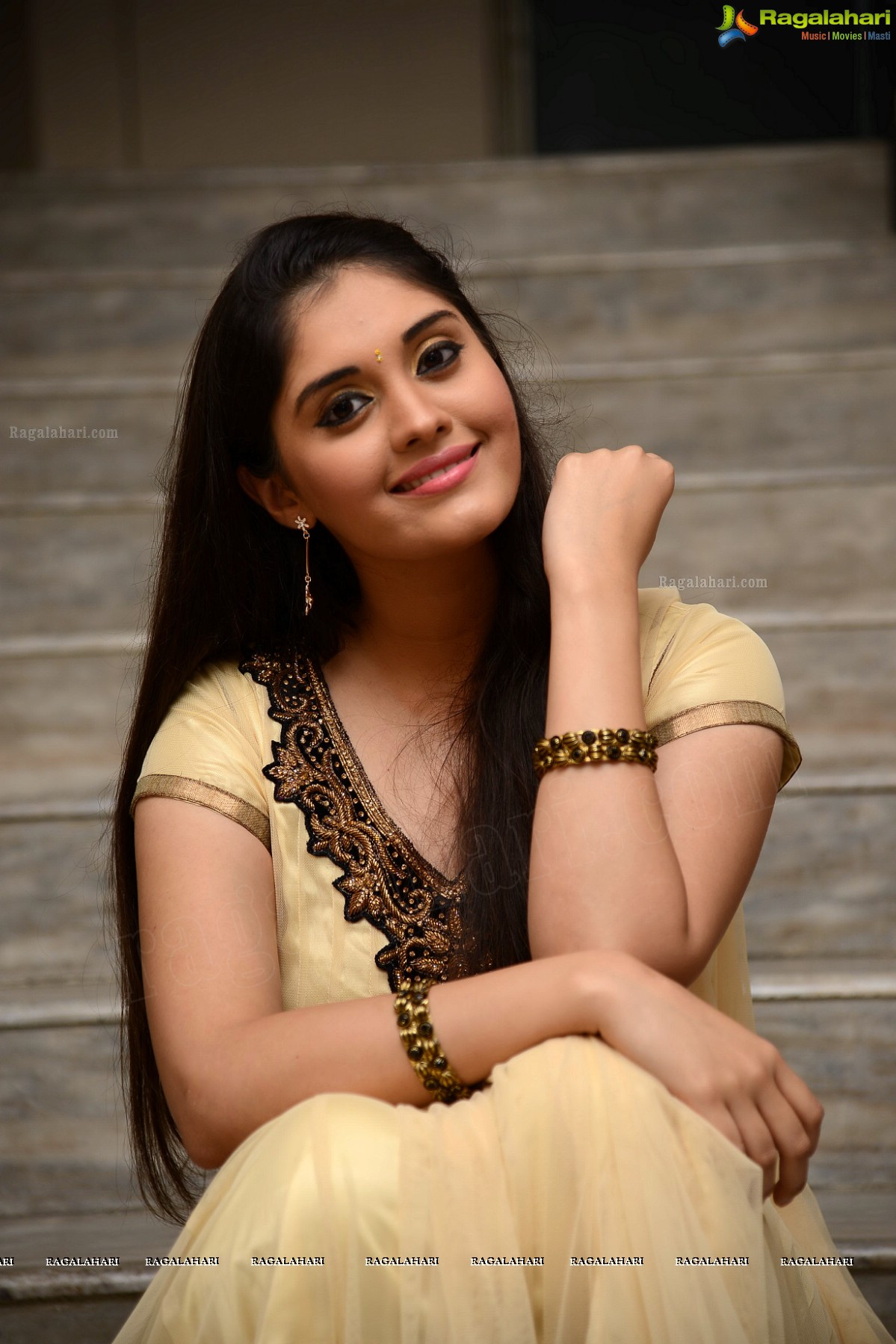 Surabhi posing in Churidar at Citizen (Ivan Veramathiri) Audio Release