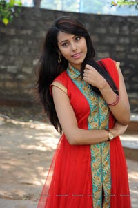 Khenisha Chandran Photos