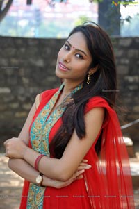 Khenisha Chandran Photos