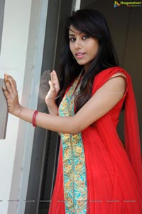 Khenisha Chandran Photos