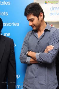 Mahesh Babu at Univercell Synch Store