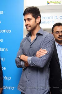 Mahesh Babu at Univercell Synch Store