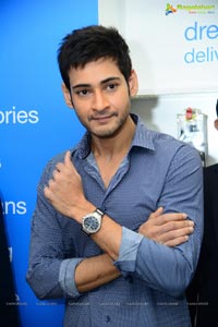 Mahesh Babu at Univercell Synch Store