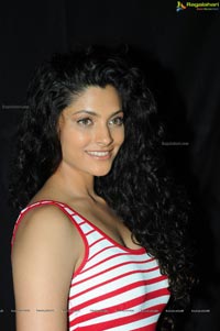 Saiyami Kher Hot Pics