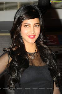 Shruti Haasan in Black Dress