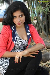 Vrushali Photos