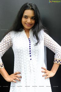 TV Actress Yamini