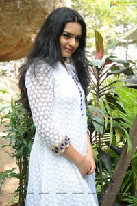 TV Actress Yamini