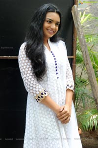 TV Actress Yamini