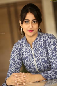 Telugu Anchor Manjusha
