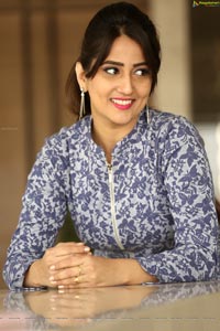 Telugu Anchor Manjusha