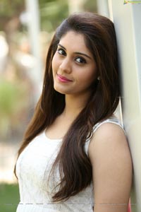 Heroine Surabhi HD Wallpapers