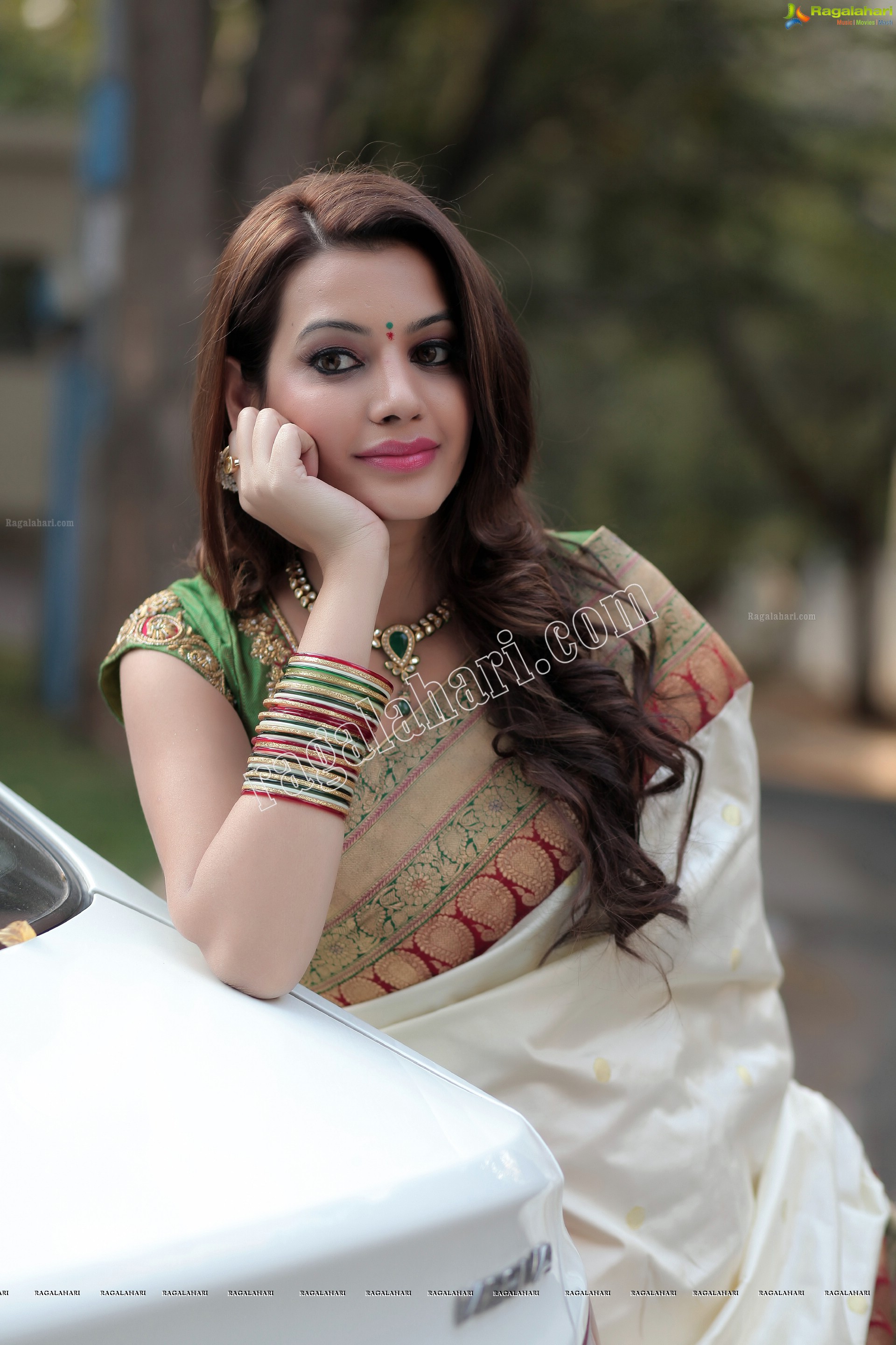 Diksha Panth (Exclusive) (High Definition)