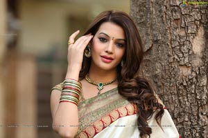 Telugu Heroine Diksha Panth