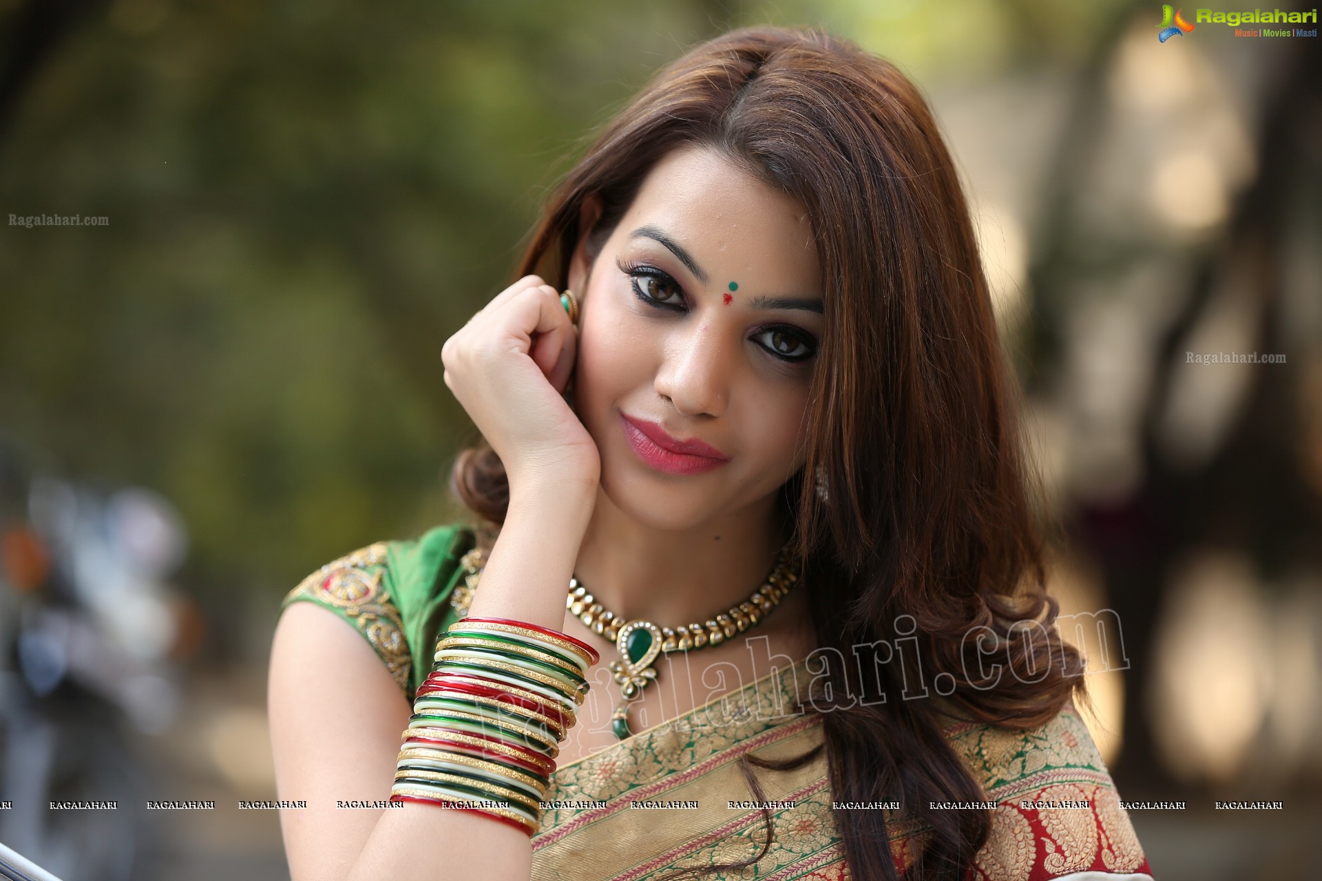 Diksha Panth (Exclusive) (High Definition)