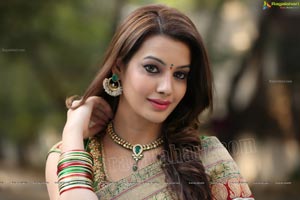 Telugu Heroine Diksha Panth