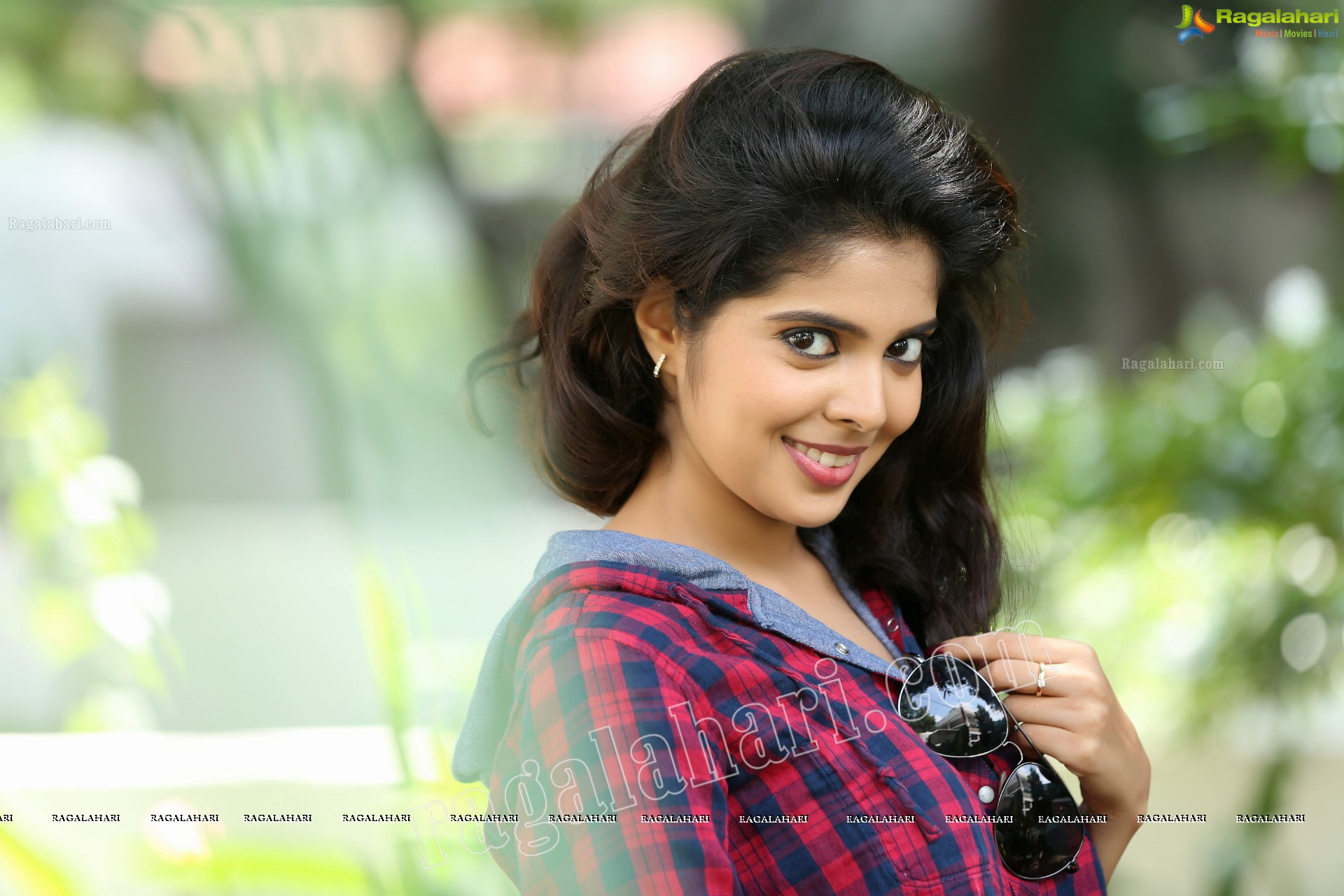 Shravyah (Exclusive) (High Definition)