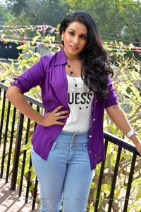 Chetan Uttej Heroine