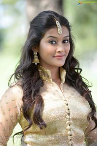 Pooja Jhaveri