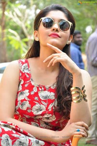 Pugazh Heroine Surabhi