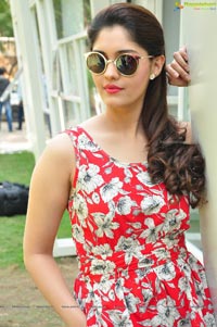 Pugazh Heroine Surabhi