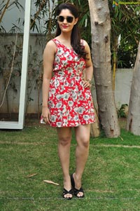 Pugazh Heroine Surabhi