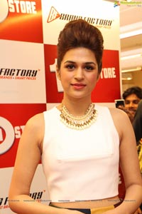 Shraddha Das Brand Factory