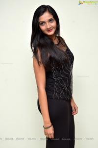 Swasthi Heroine