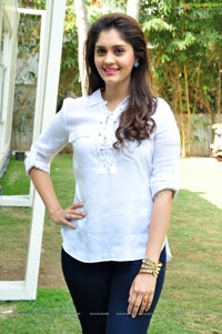 Velaiyilla Pattathari Heroine Surabhi Photo Gallery