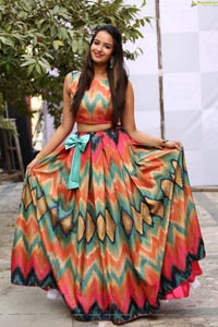 Poojitha Ponnada Photos