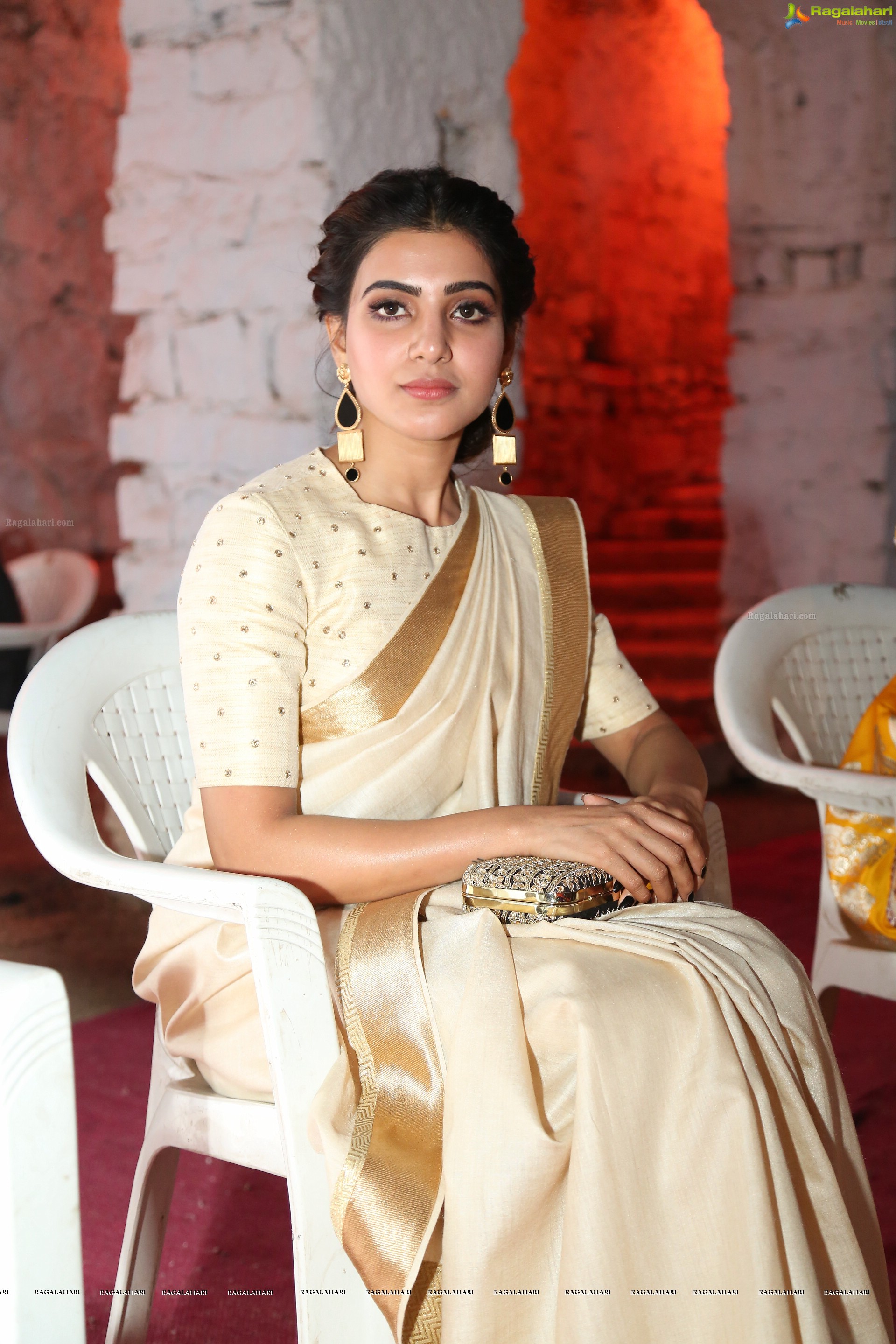 Samantha at Gudi Sambaralu 2017 at Sri Ramachandra Swami Temple