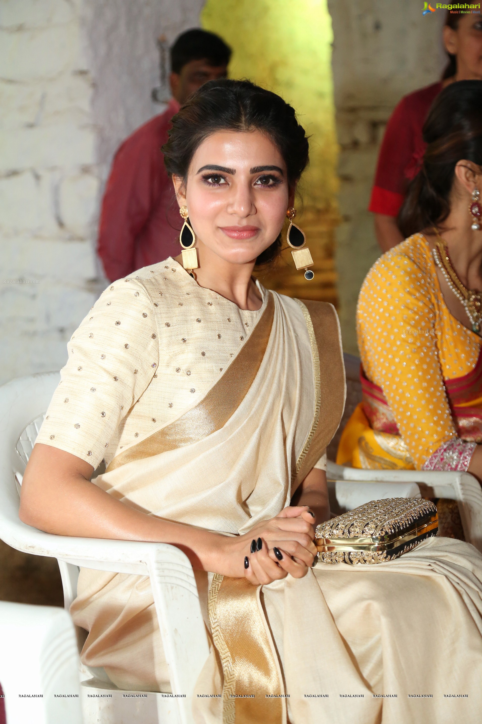 Samantha at Gudi Sambaralu 2017 at Sri Ramachandra Swami Temple