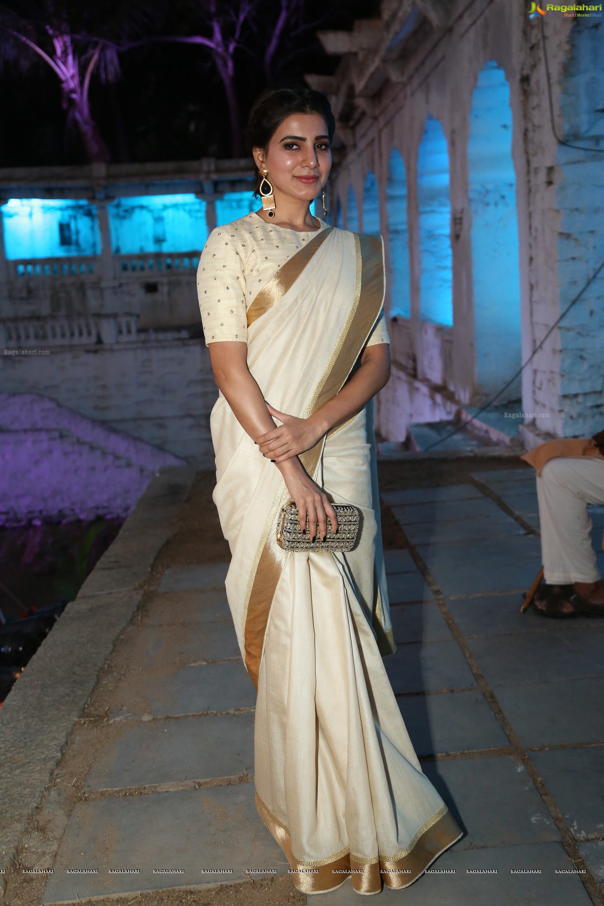 Samantha at Gudi Sambaralu 2017 at Sri Ramachandra Swami Temple