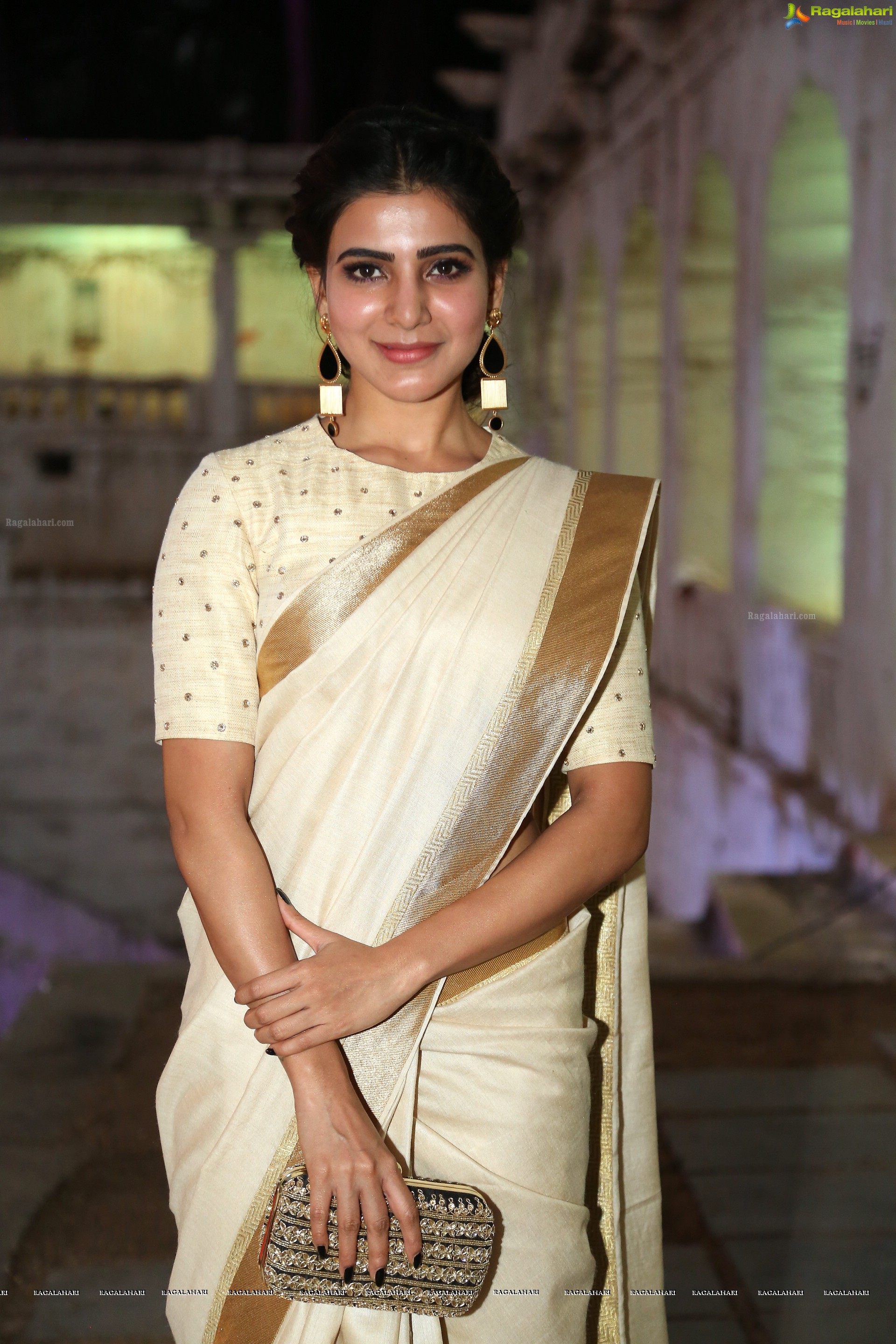 Samantha at Gudi Sambaralu 2017 at Sri Ramachandra Swami Temple