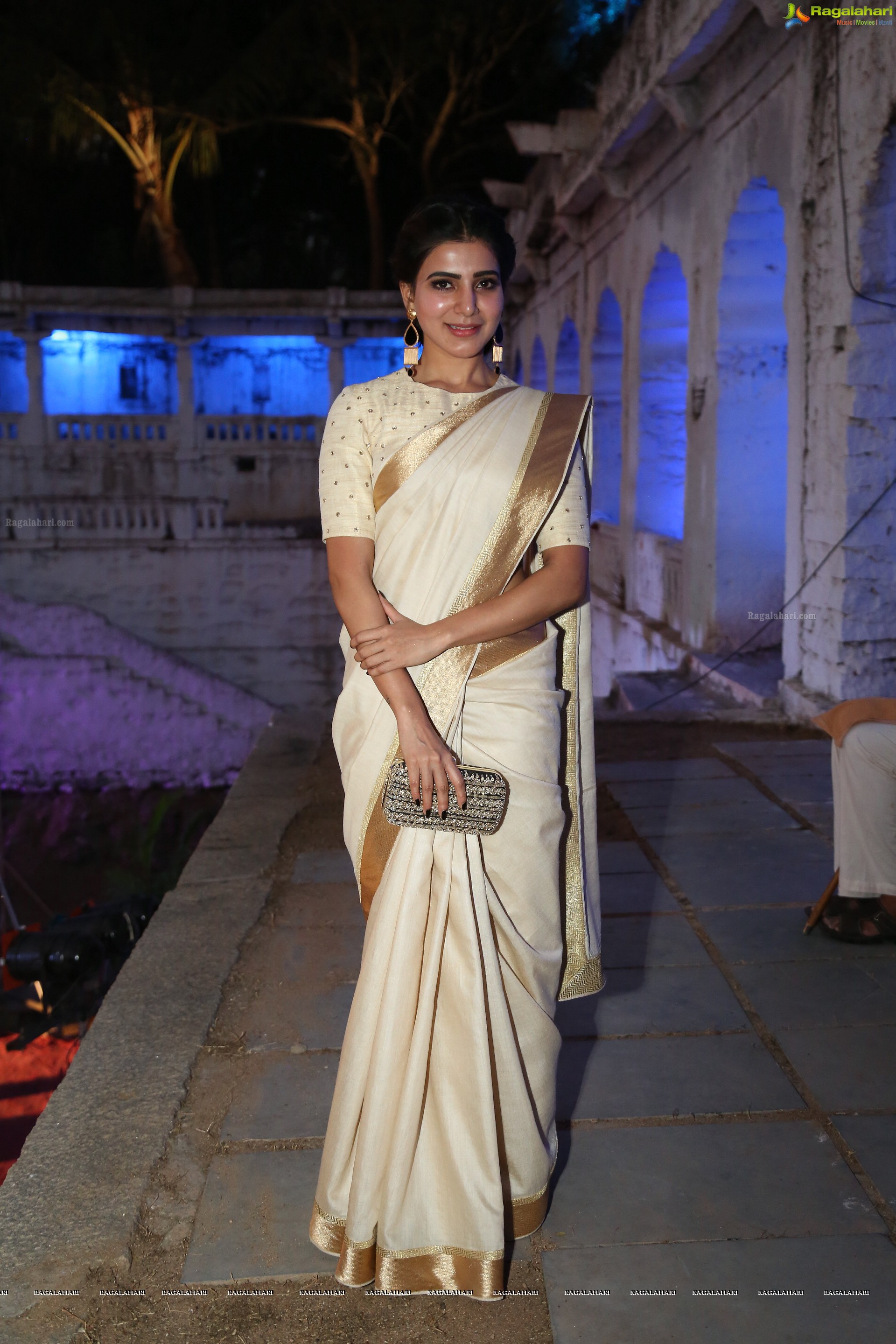 Samantha at Gudi Sambaralu 2017 at Sri Ramachandra Swami Temple