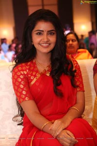 Anupama Parameswaran Photos