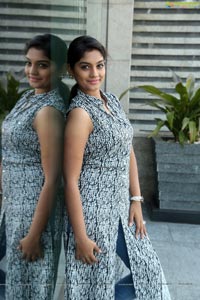 Television Actress Karuna latest photos