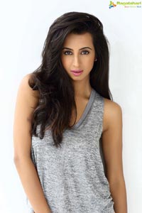 Sanjjanaa Galrani