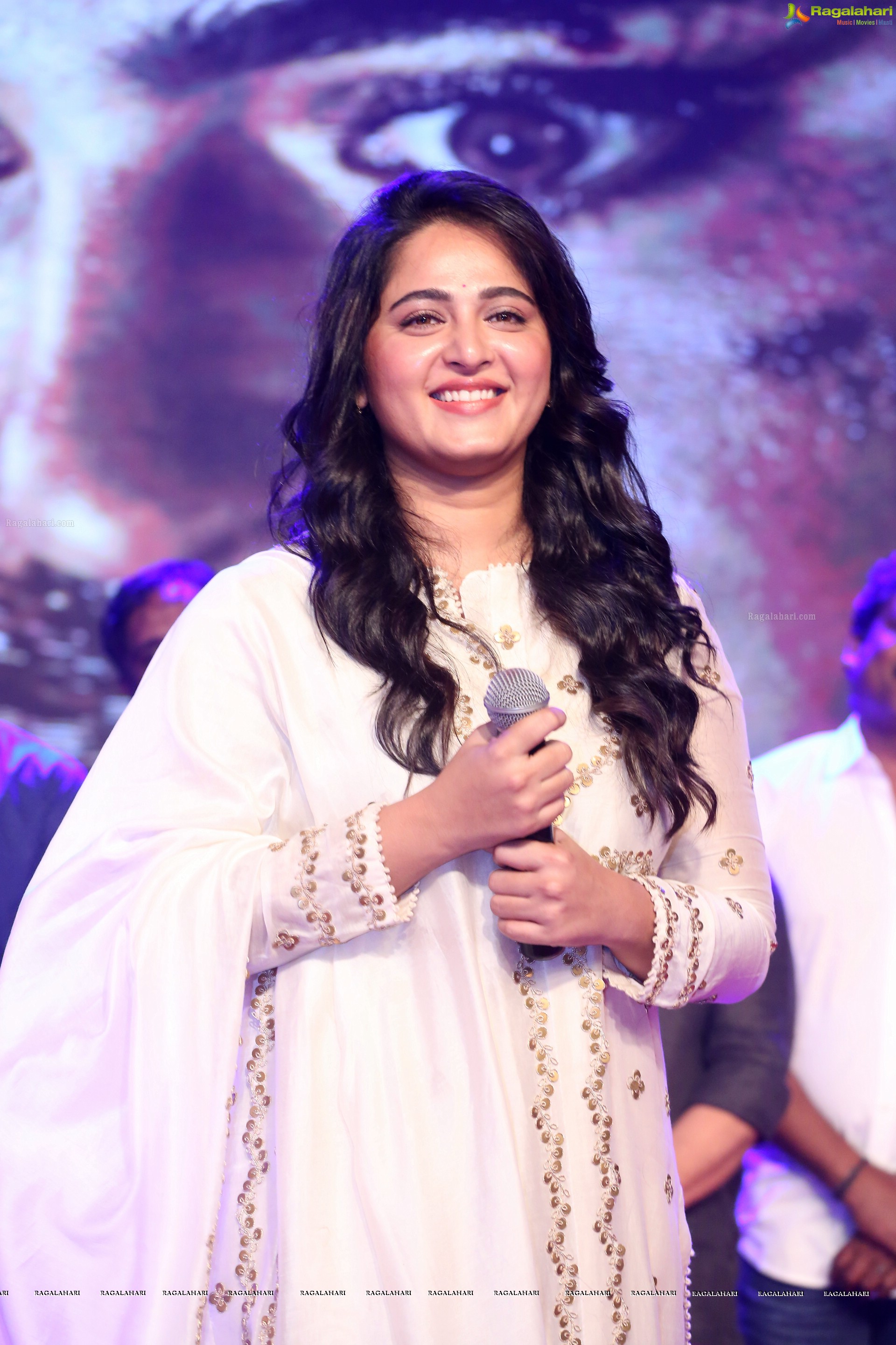 Anushka Shetty at Bhaagamathie Pre-Release Event (High Definition)