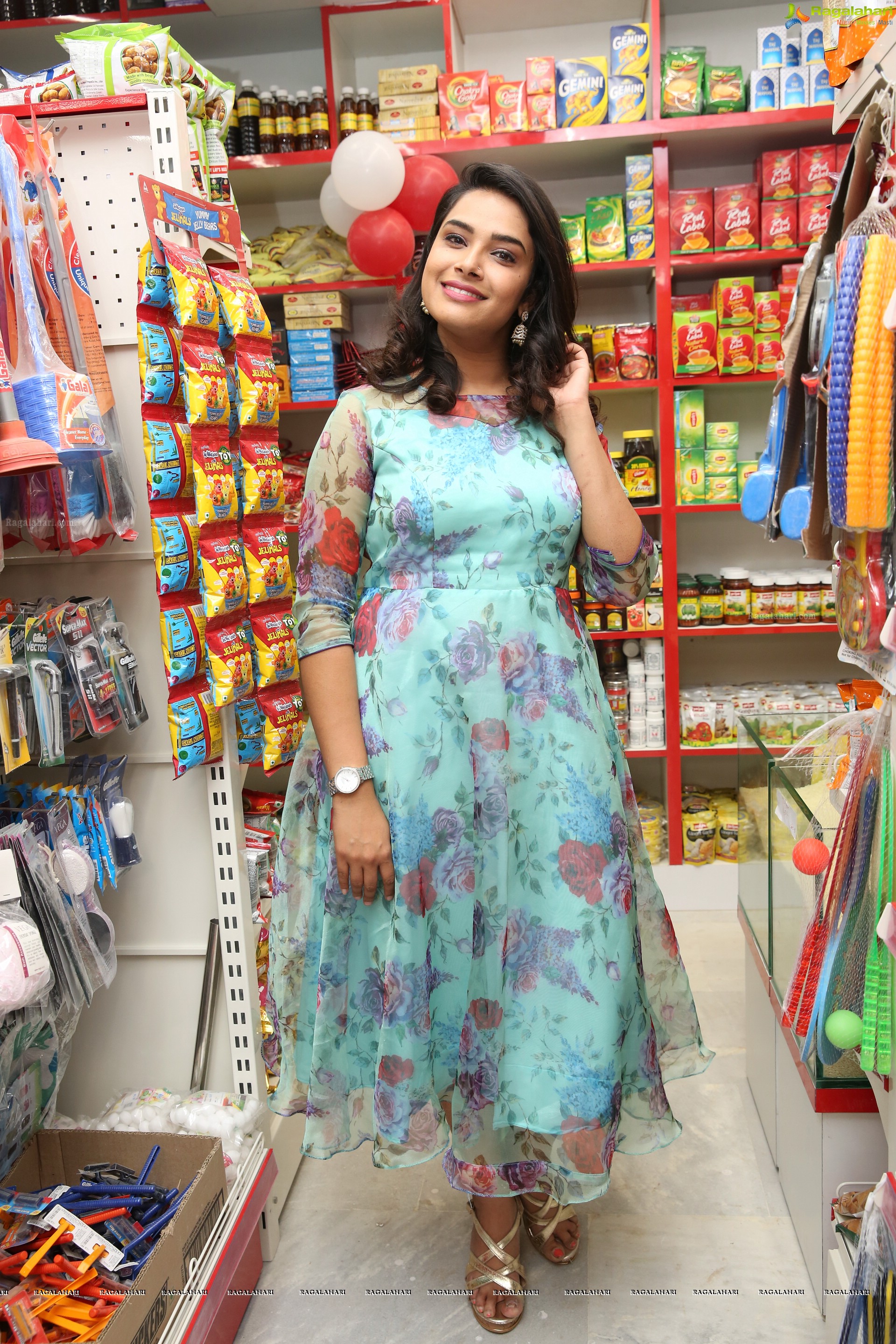 Hari Teja at Chervi Super Stores (High Definition)