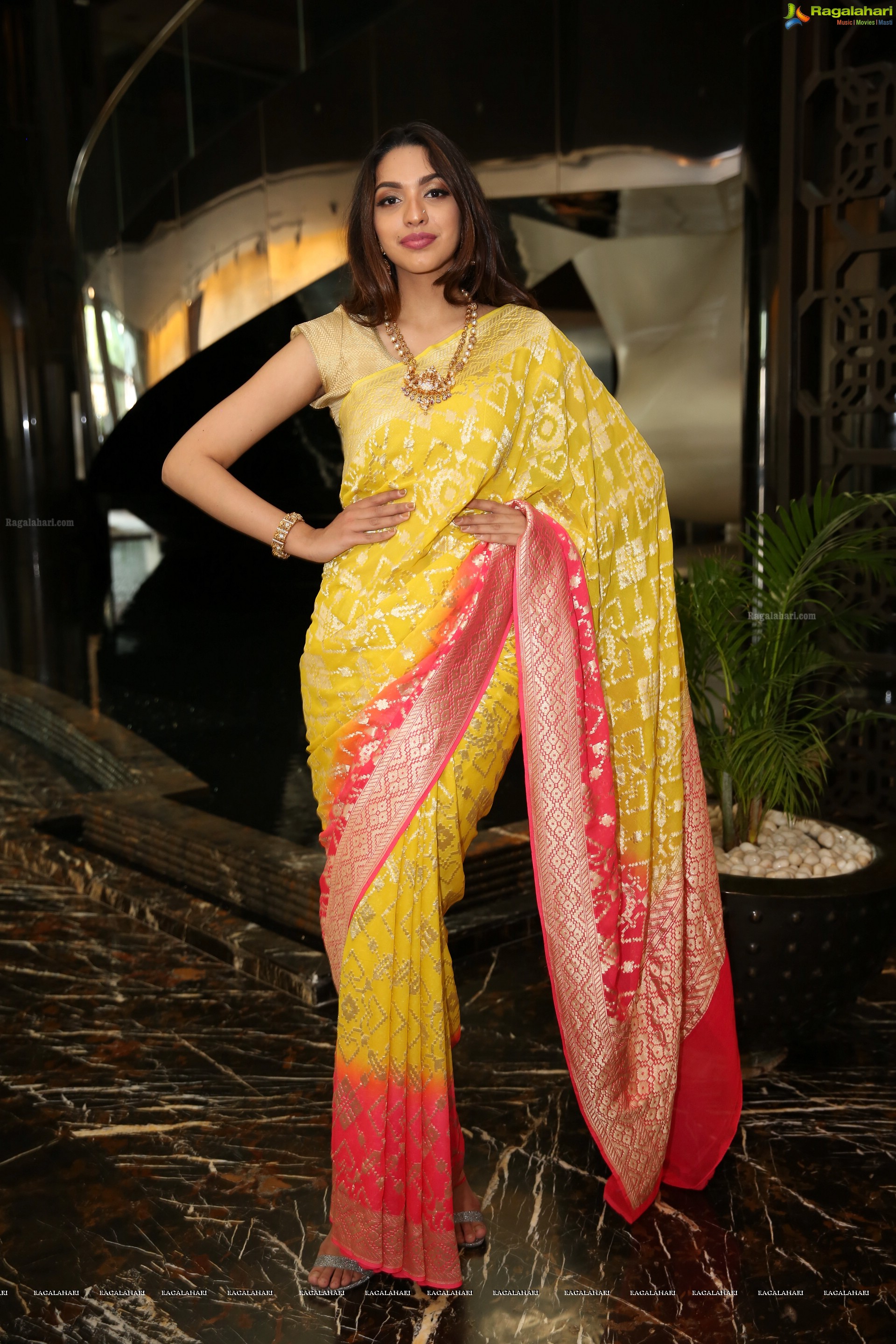 Mannat Singh at Diva Galleria Jewellery Fashion Show (High Definition)