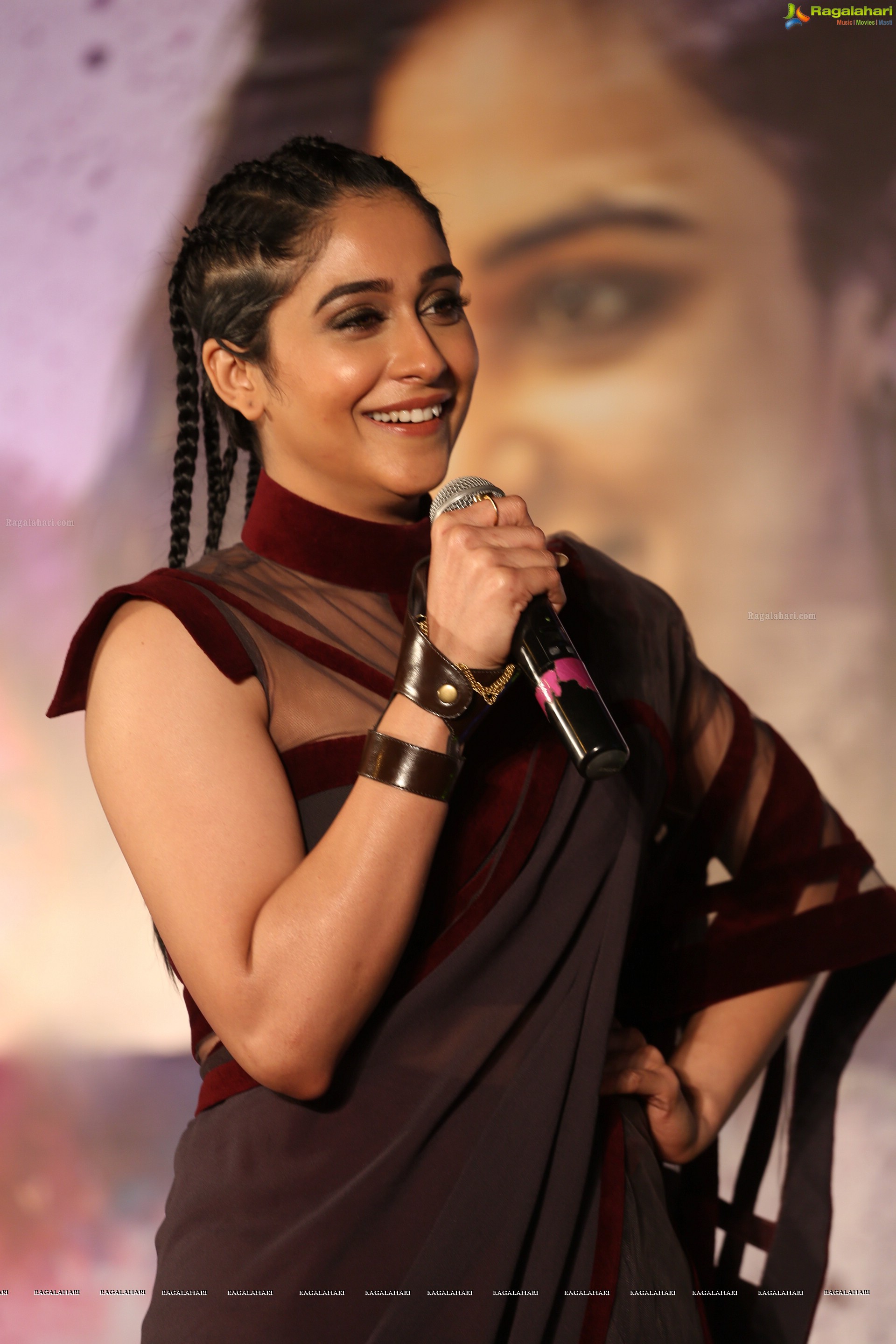 Regina Cassandra at Awe Pre-release (High Definition)