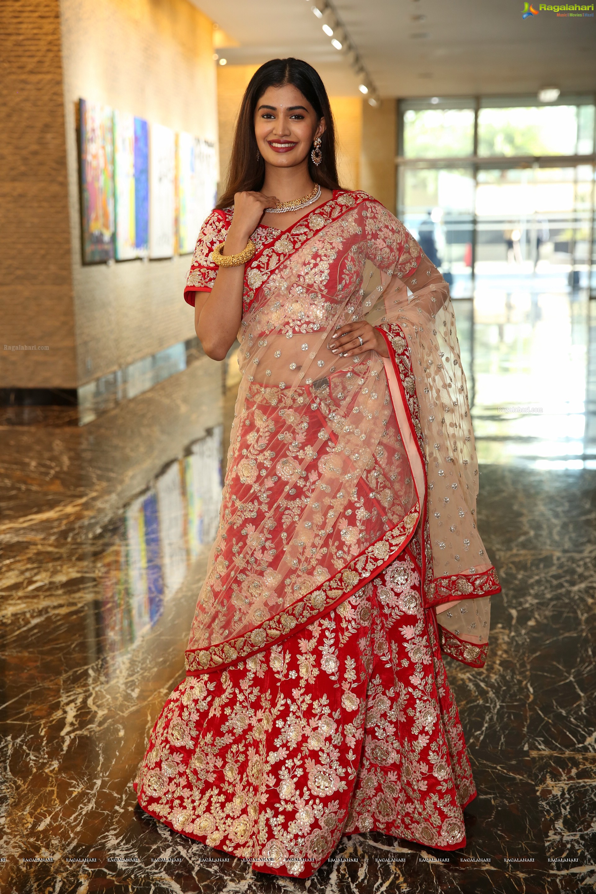 Sushruthi Krishna at Diva Galleria Jewellery Fashion Show (High Definition)